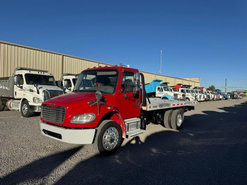 Camion con grúa para vehículos